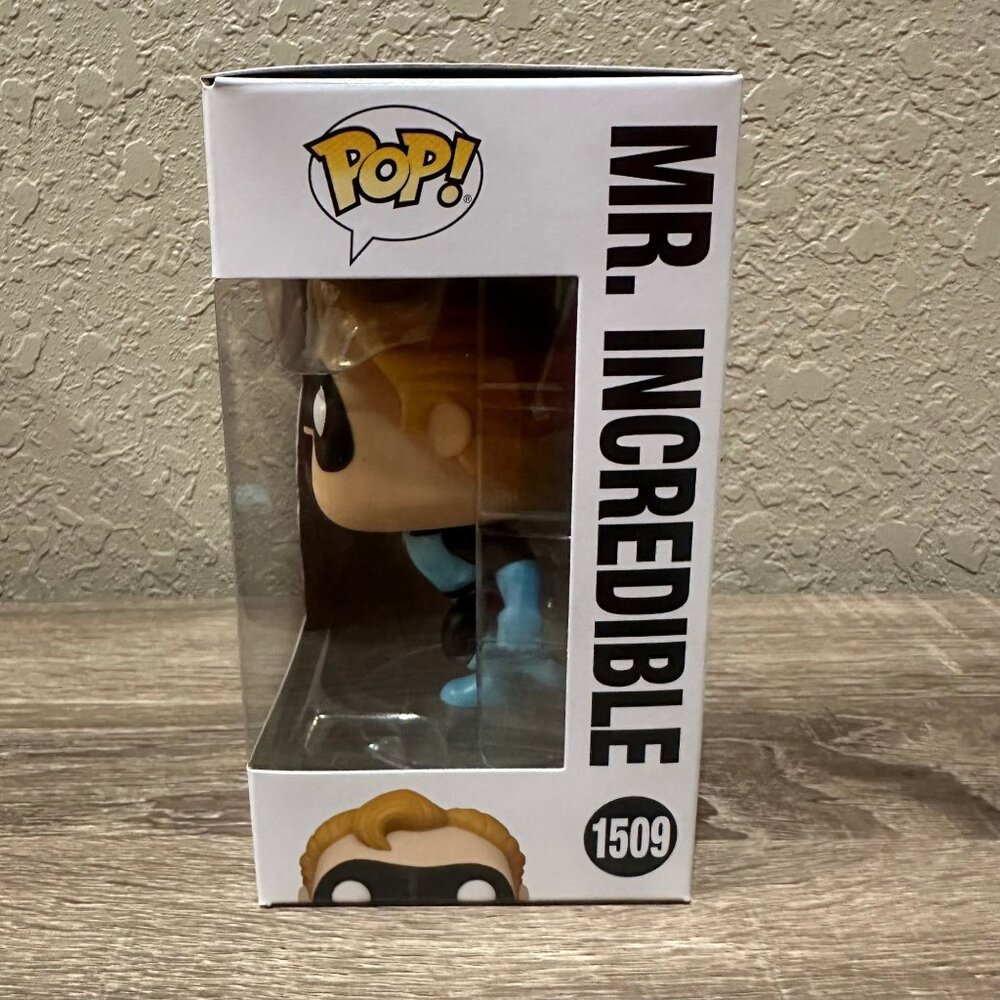 Funko Pop! Disney Pixar The Incredibles Mr Incredible Figure #1509! - Picture 3 of 7